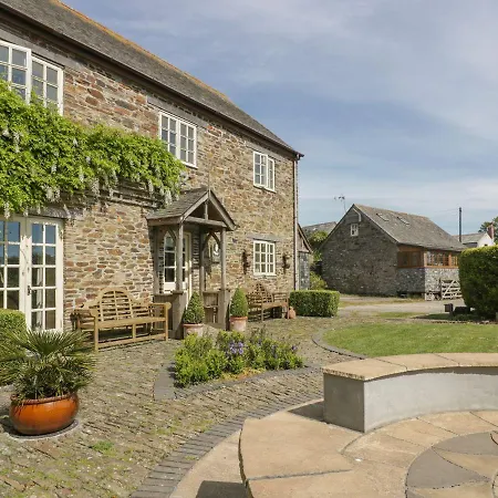 Holiday home Foxes Den