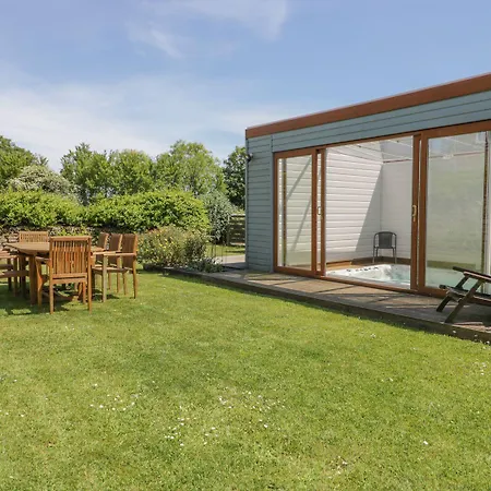 Foxes Den Holiday home *